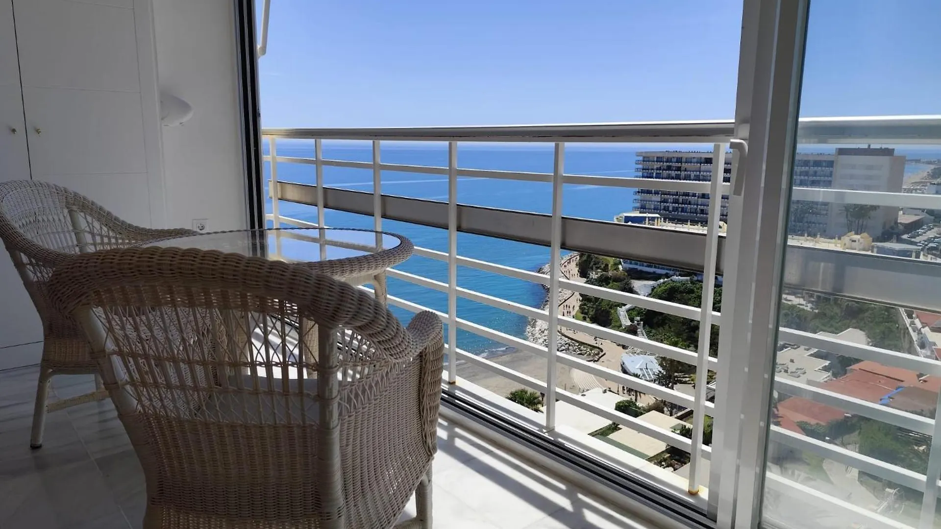 Apartamento La Roca Rental, 1 Dormitorio Confort Con Vistas Al Mar トレモリノス アパート